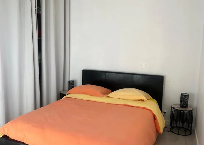 Deux Pieces Aux Portes De Monaco *