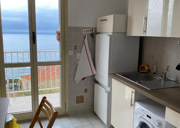 Deux Pieces Aux Portes De Monaco